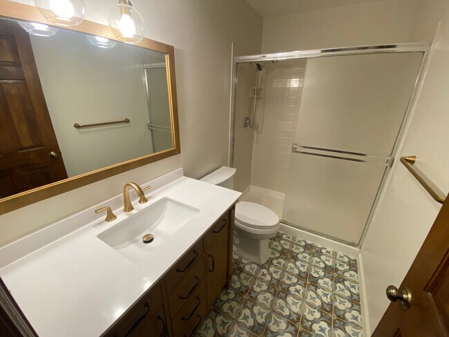 Building Photo - Great Home in the Highlands 360