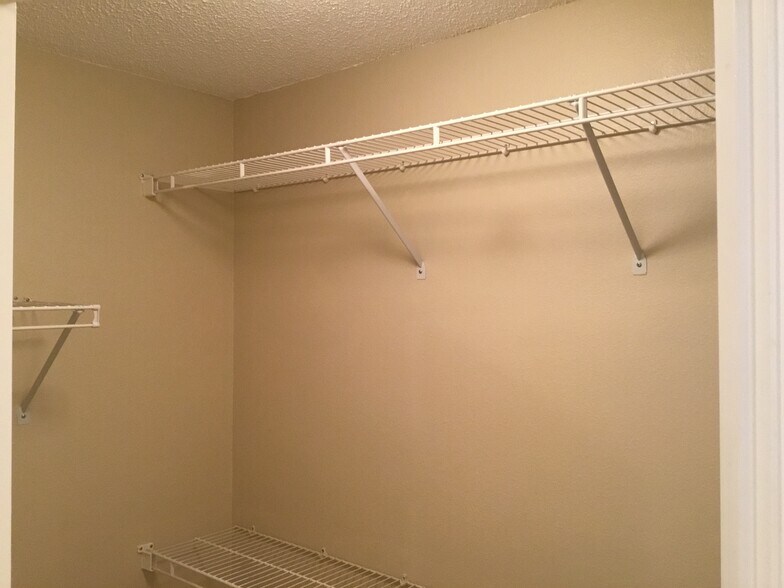 Building Photo - 10625 Cami Ct