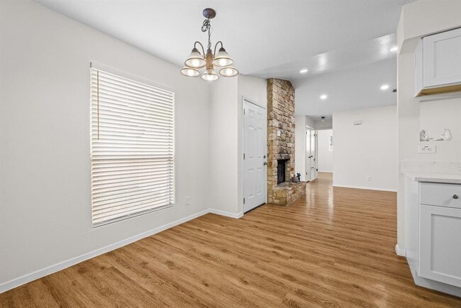 Building Photo - 12801 Copper Cliff Ave