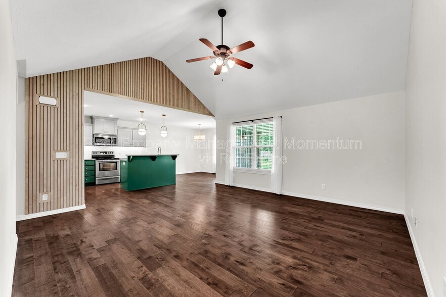 Building Photo - 825 S Trail Point Ct