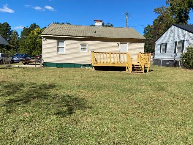 Building Photo - 52 Pelham Heights