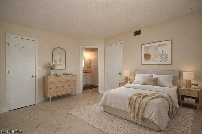 Building Photo - 194 Santa Clara Dr