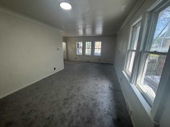 Building Photo - 5517 Drexel St