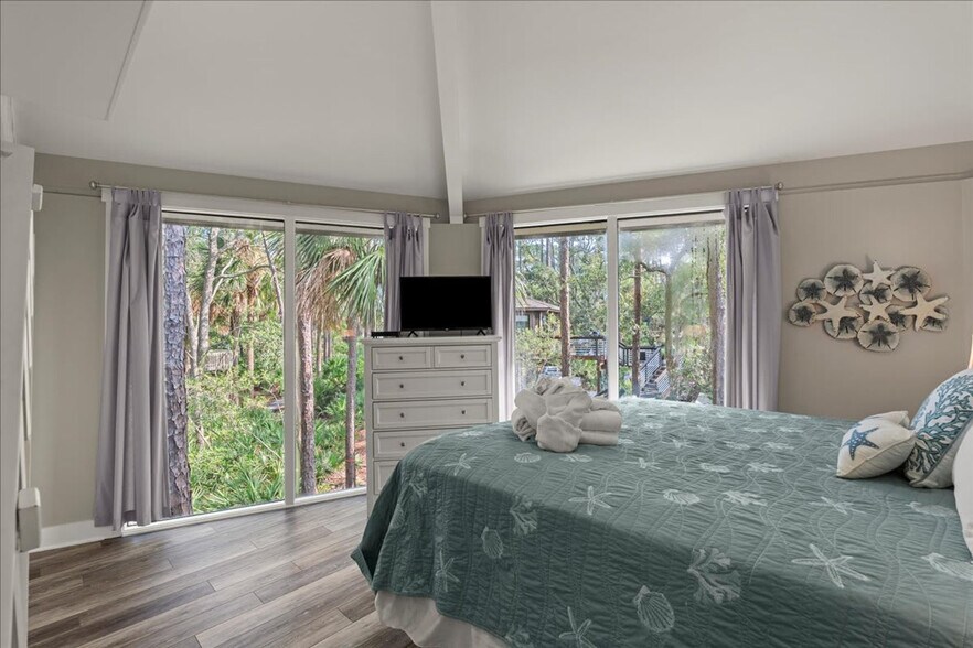 Building Photo - 2041 Deer Island Rd