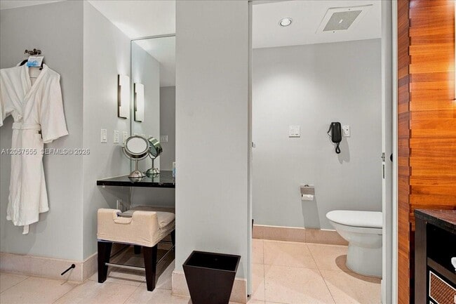 Building Photo - 6801 Collins Ave
