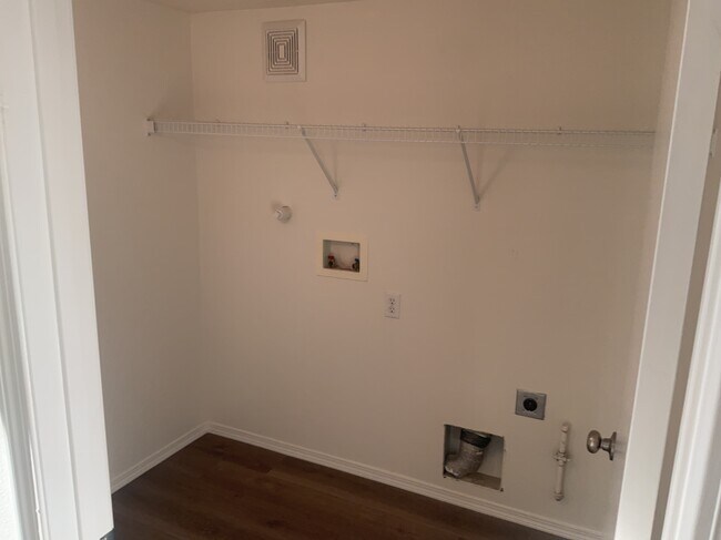 Building Photo - 10428 Pamplona St NW