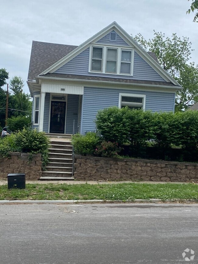 Building Photo - 3003 Jules St