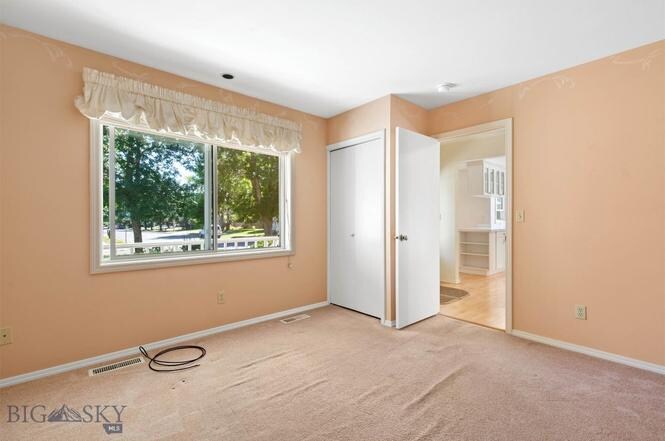 Building Photo - 3155 Fieldstone Dr W