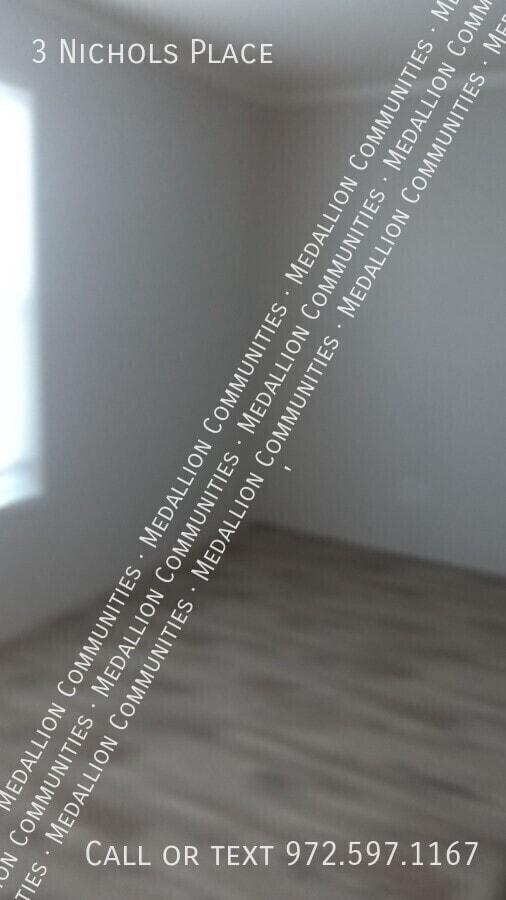 Building Photo - 3 Nichols Pl