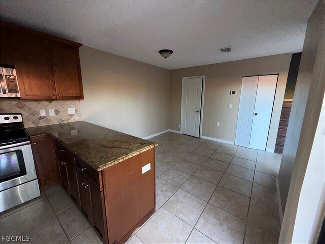 Building Photo - 1520 Park Meadows Dr