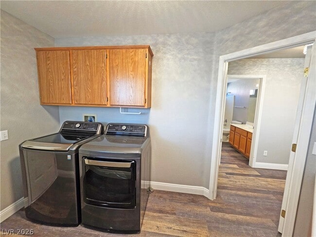 Building Photo - 3630 E Vineyard Dr