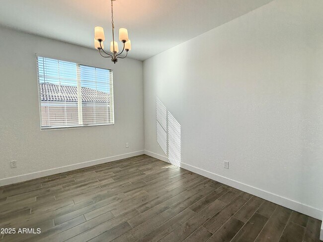 Building Photo - 10203 W Crittenden Ln