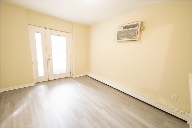 Building Photo - 412 Walker St