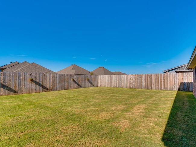 Building Photo - 3308 White Horse Dr
