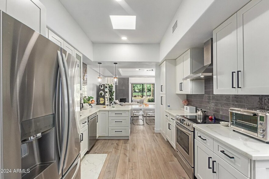 Building Photo - 4830 N 65th St