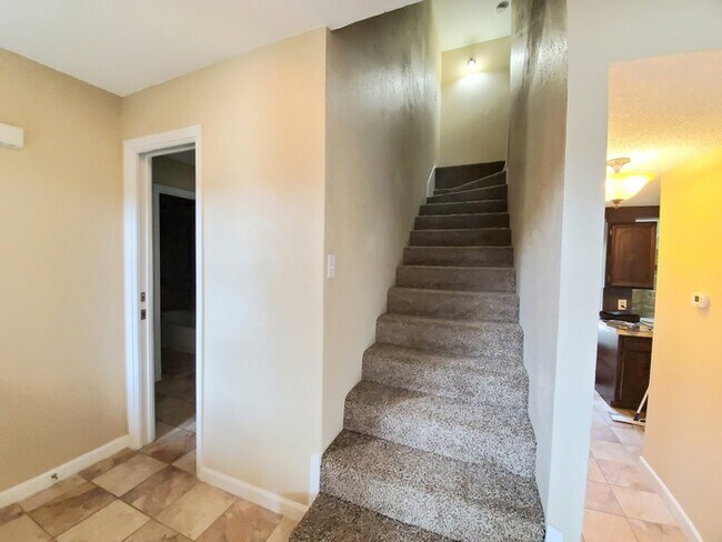 Building Photo - 4531 Altamesa - Duplex in SW Fort Worth