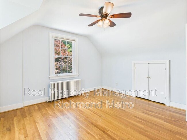 Building Photo - 1101 Normandy Dr