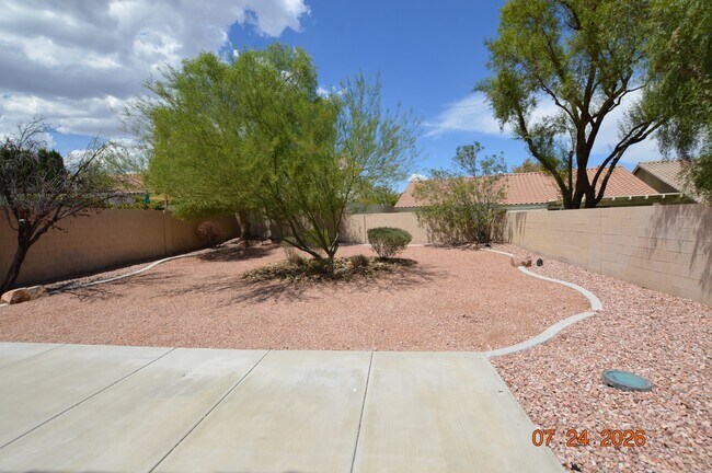 Building Photo - 10656 Primrose Arbor Ave