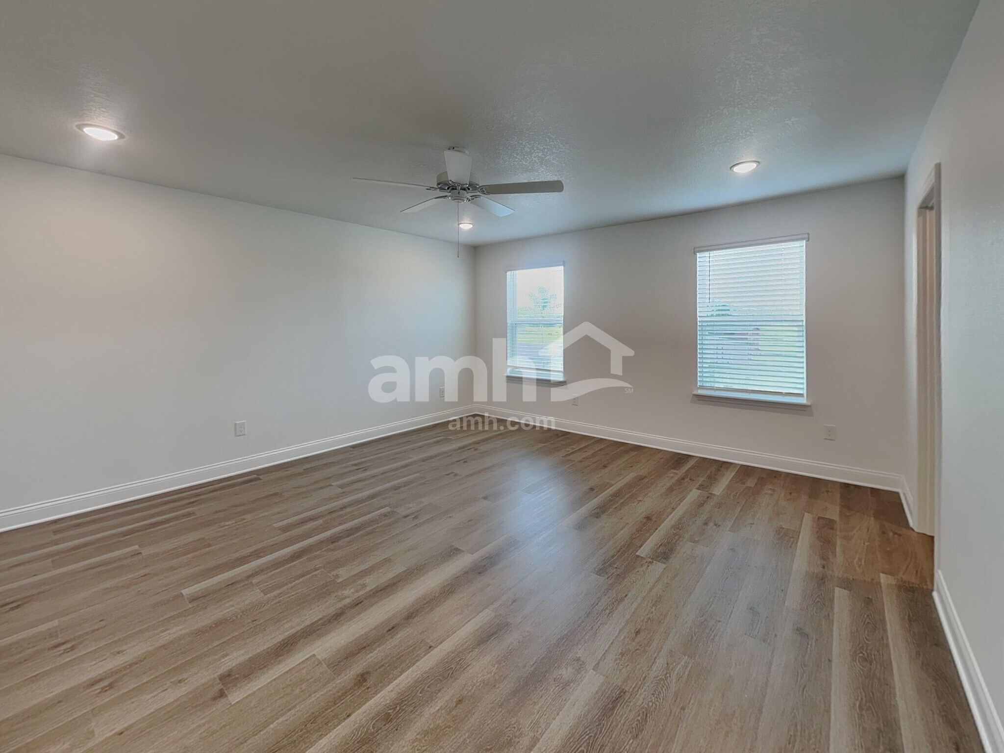 Building Photo - 2610 Feather Crst Dr