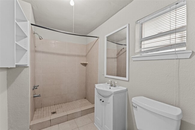 Building Photo - 25 2nd Ave N