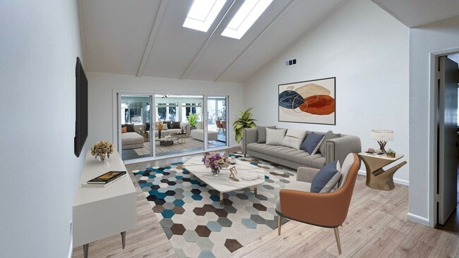 Building Photo - Spacious Home overlooking Daimond Bar hills