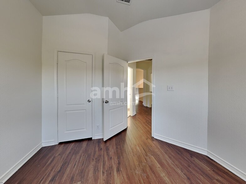 Building Photo - 1223 Cresswell Cove