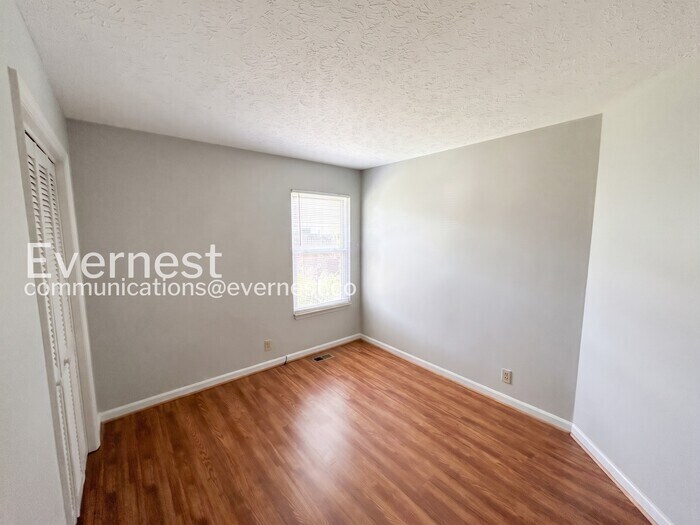 Building Photo - 1540 Stone Hill Rd
