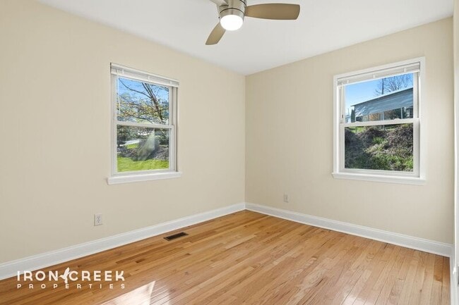 Building Photo - 25 Hazzard St