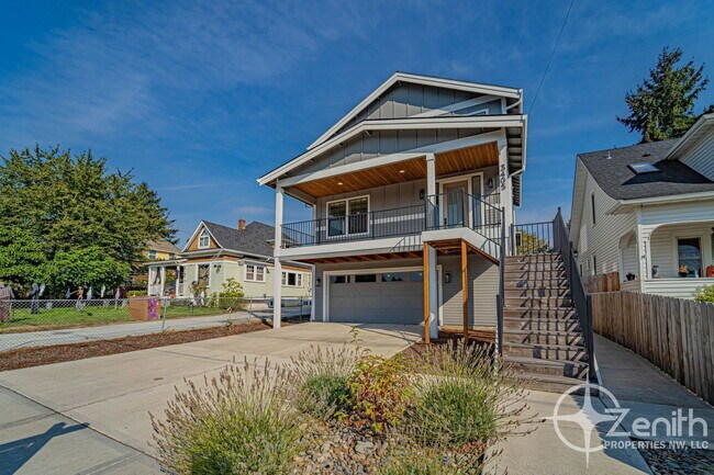 Building Photo - 3405 NW Kauffman Ave