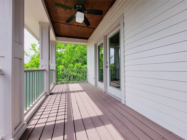 Building Photo - 917 Herkimer St