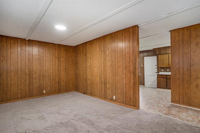 Building Photo - 1706 Redwood Dr