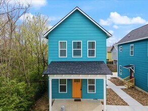 Building Photo - Brand New Cottage close to downtown and U ...
