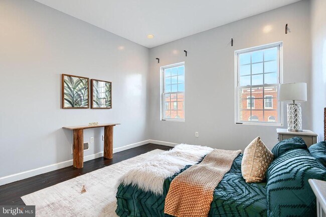 Building Photo - 112 East Ave