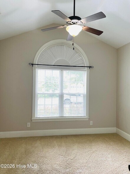 Building Photo - 2208 Tulls Cove Rd