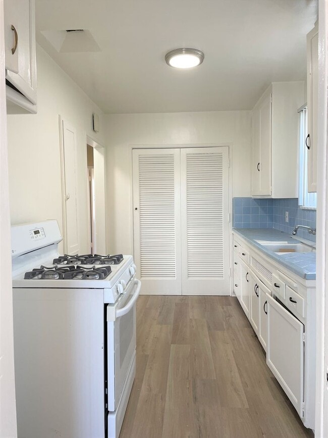 Building Photo - 462