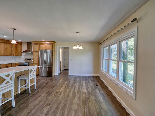 Building Photo - Great Views in Milton! 3-bedroom, 2.5 bath...