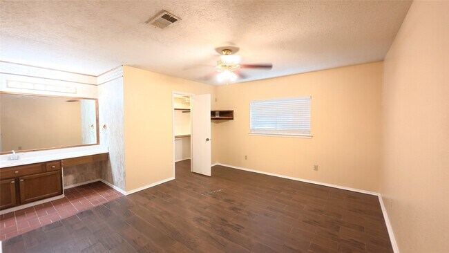 Building Photo - 2410 Goldspring Ln