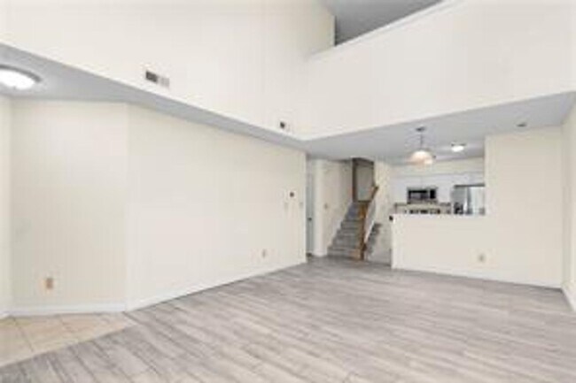 Building Photo - 355 Lee's Ml Dr