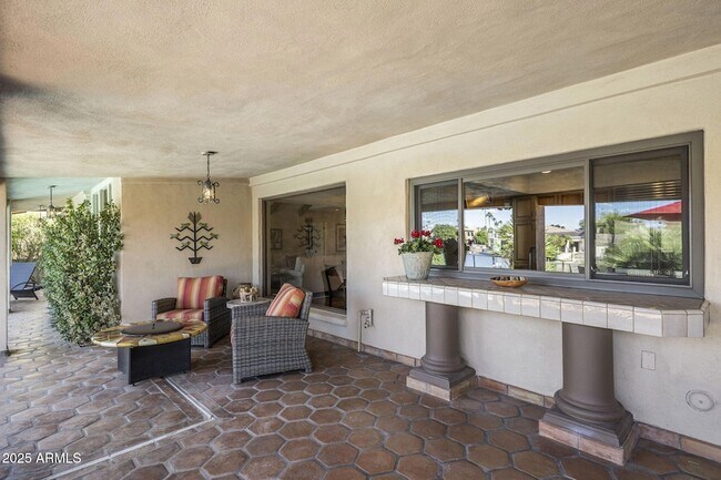 Building Photo - 7620 E Vía Del Placito