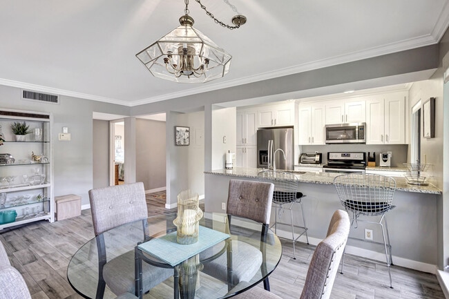 Building Photo - 618 Brackenwood Cove