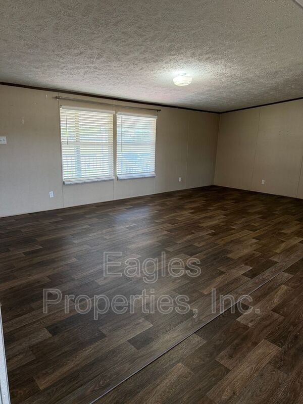 Building Photo - 863 Pecan Rd