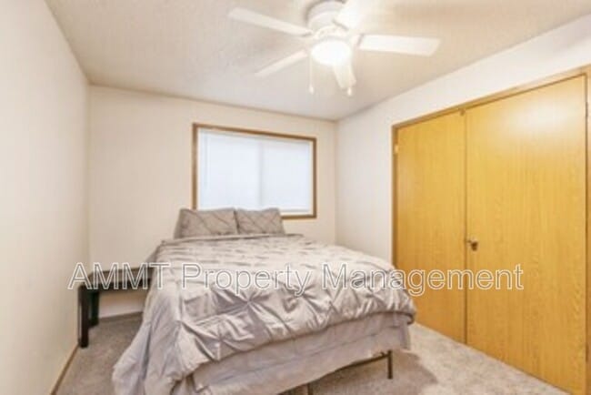 Building Photo - 808 Westwinds Dr