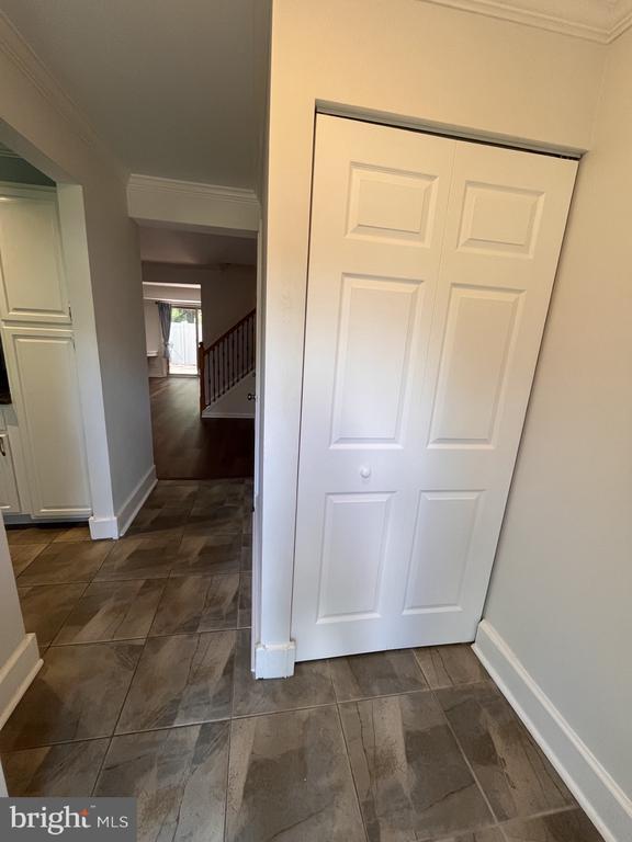 Building Photo - 5633 Independence Cir