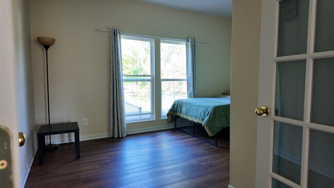 Building Photo - Spacious 4-Bed Gem with Balcony, Vaulted Ceilings, and Attached Garage in Loveland