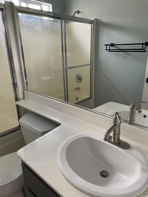 Building Photo - 1047 Cottage Way