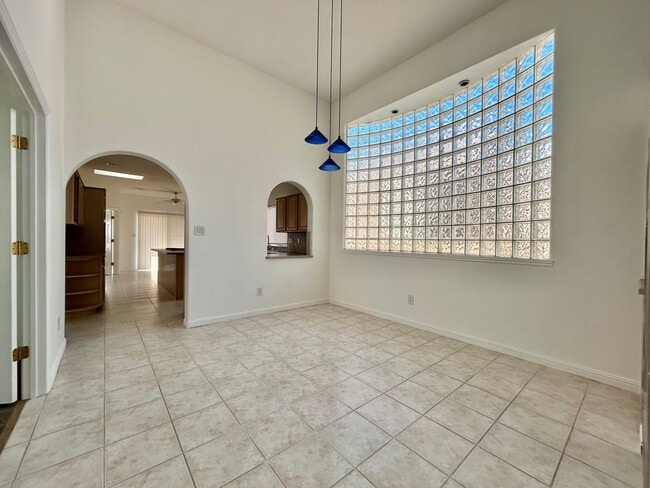 Building Photo - NE HEIGHTS