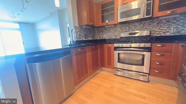 Building Photo - 5750 Bou Ave