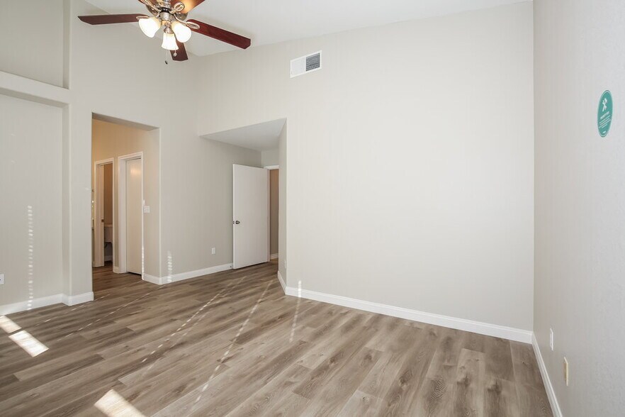 Building Photo - 5037 Via De Fortuna Way