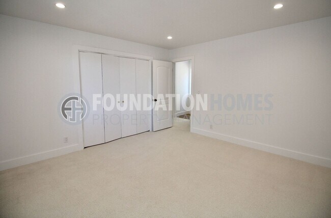 Building Photo - Remodeled Luxury Mill Valley Retreat - FOU...
