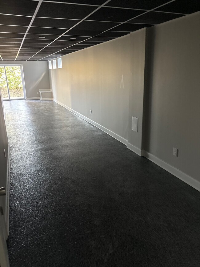 Building Photo - 140 Autumn Oaks Dr